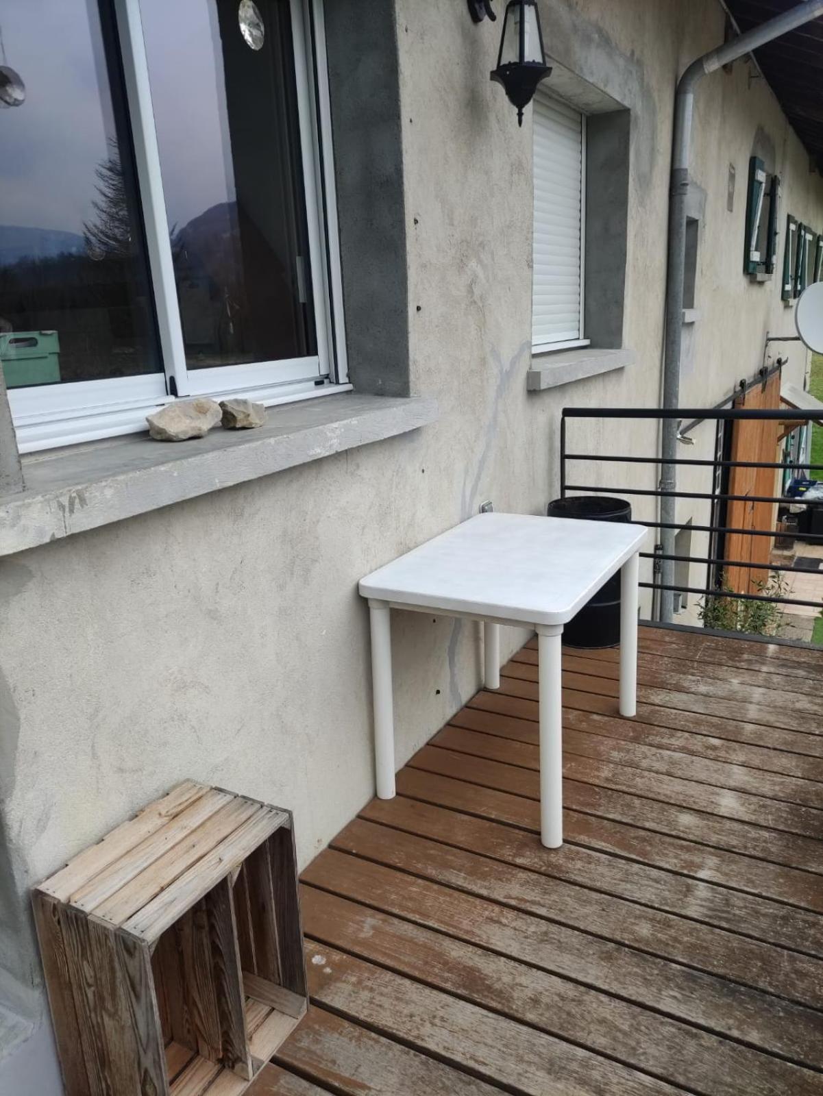 Les Du Pavillon F3 Apartment